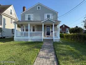 504 Laurel Ave - Photo 1 of 1