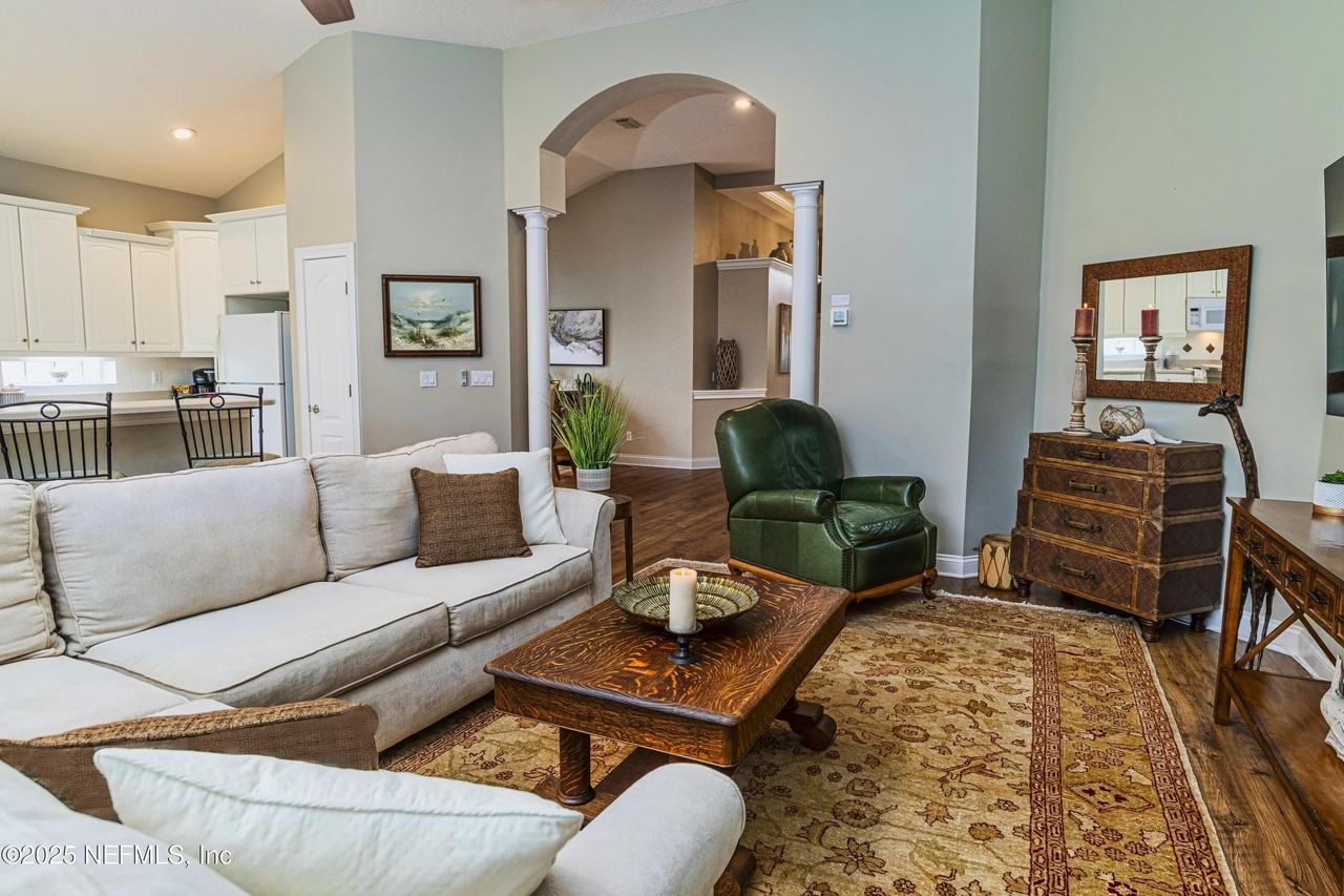 341 Island Green Dr - Photo 5 of 49