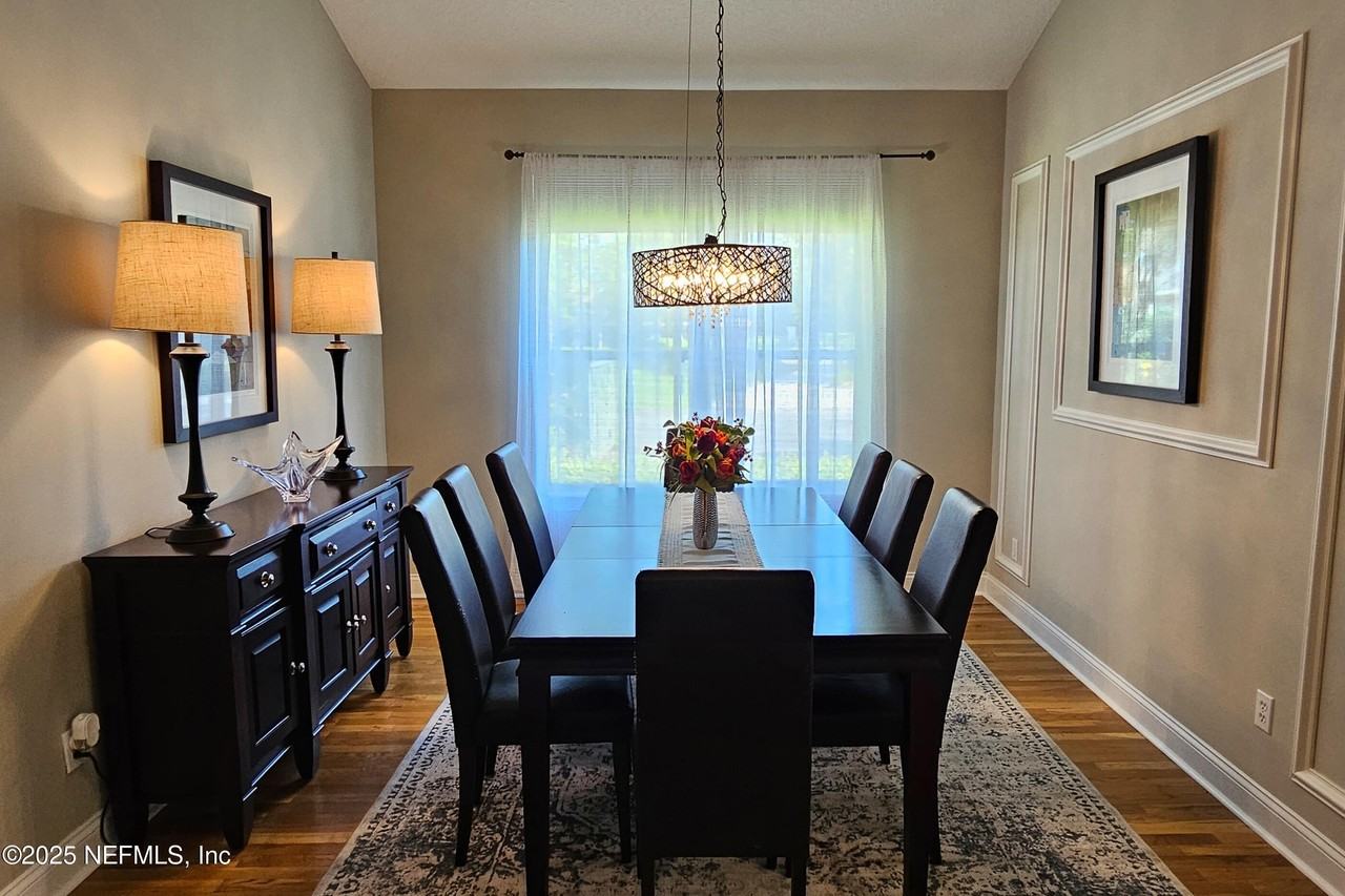 212 Island Green Dr - Photo 5 of 34