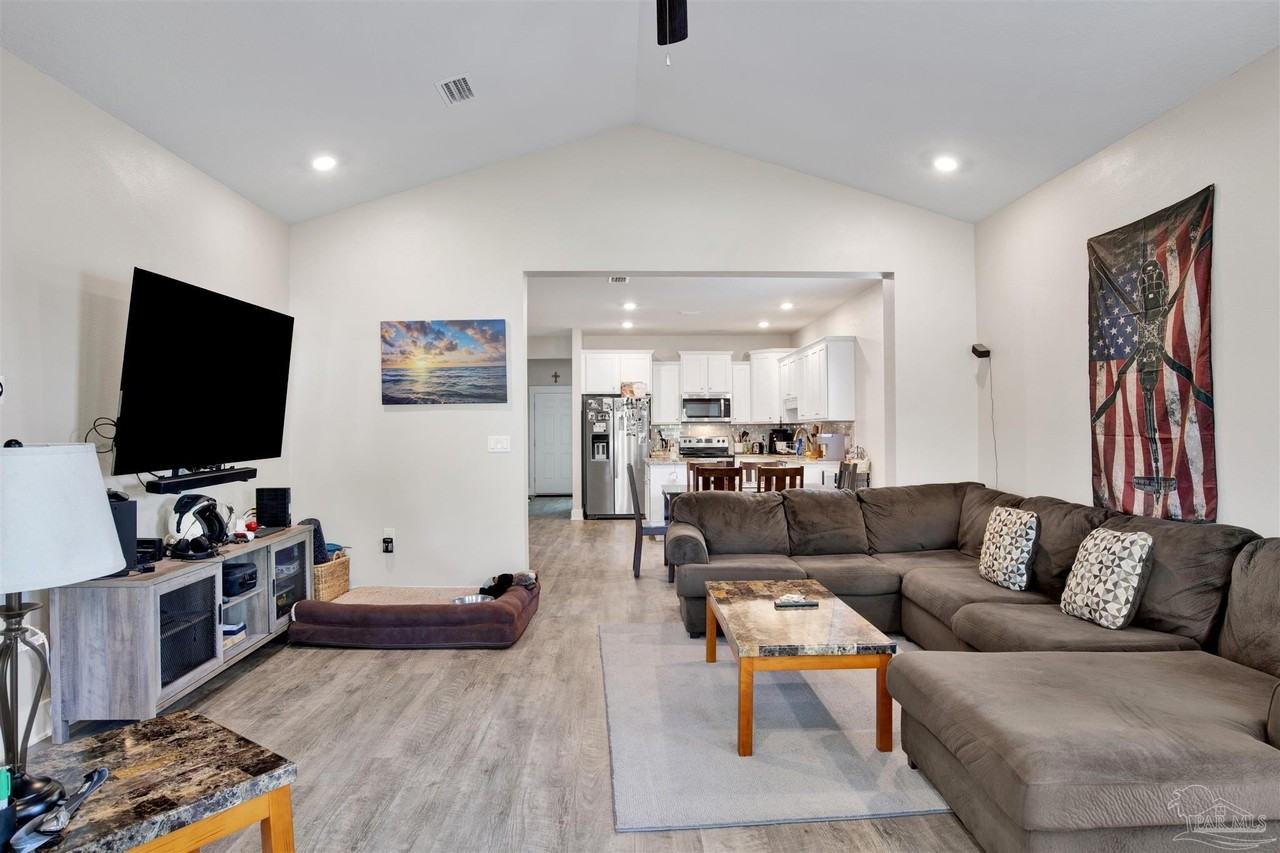 5789 Conley Ct - Photo 4 of 26