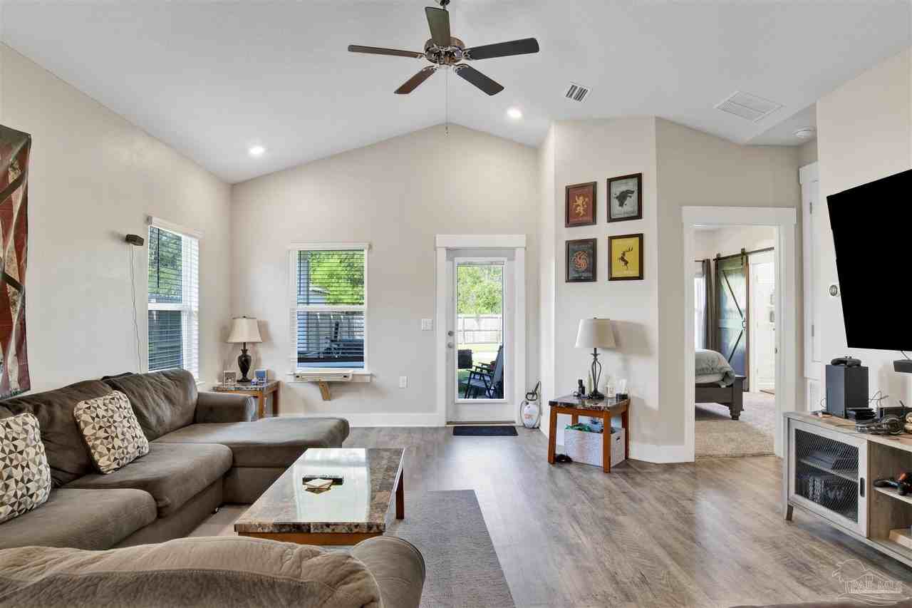 5789 Conley Ct - Photo 5 of 26