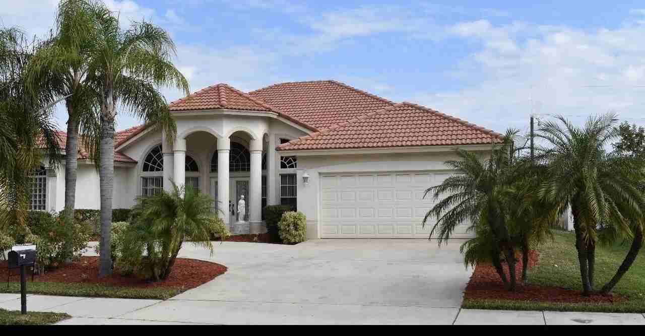 1913 Se Airoso Blvd - Photo 2 of 15