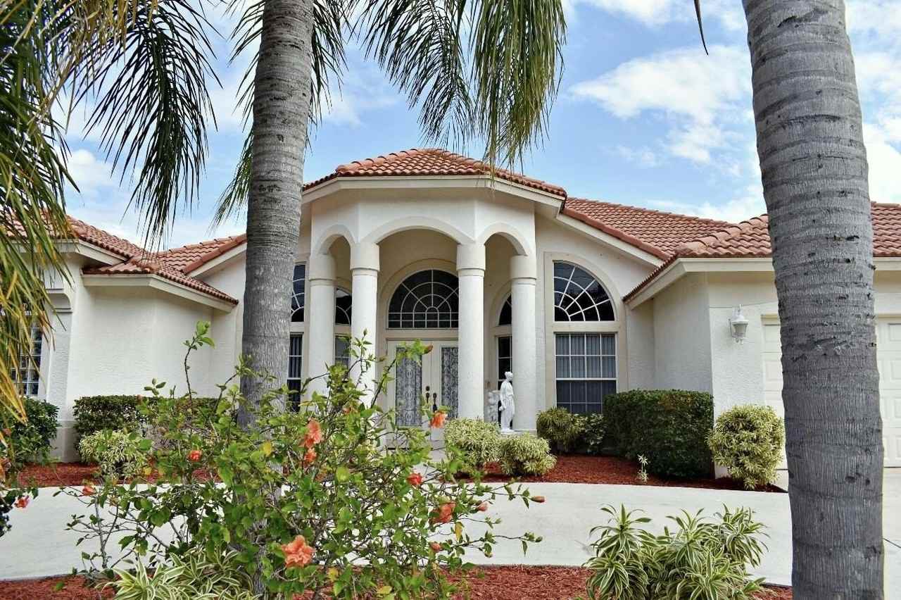 1913 Se Airoso Blvd - Photo 3 of 15