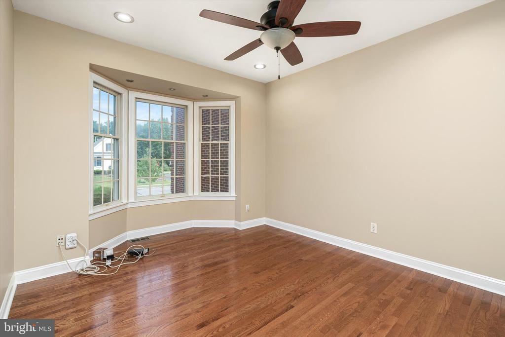 15 Meadowlark Dr - Photo 4 of 28