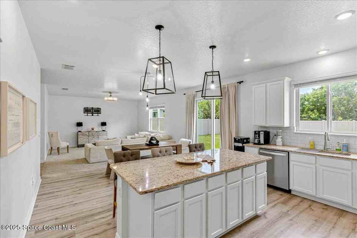 1116 Potenza Dr - Photo 7 of 25