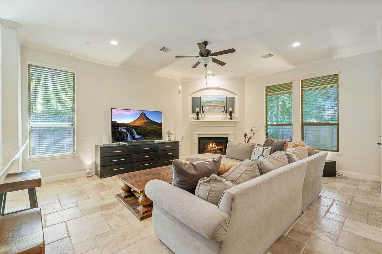 3 Jaspers Pl - Photo 5 of 30