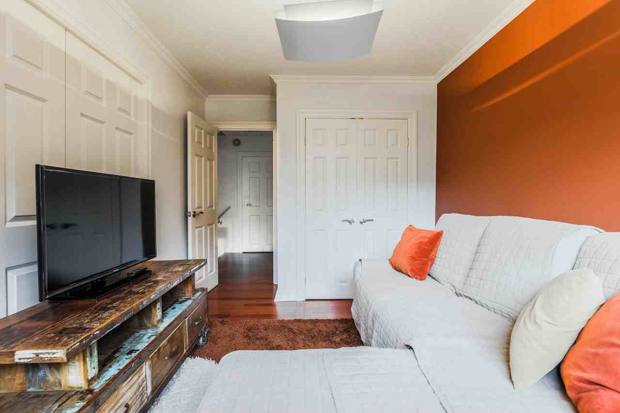 28 - 28 Admiral Road #3 - Photo 5 of 10