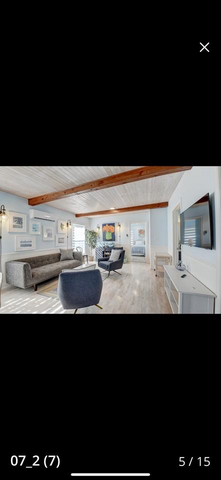 212 SW First Ave - Photo 5 of 15