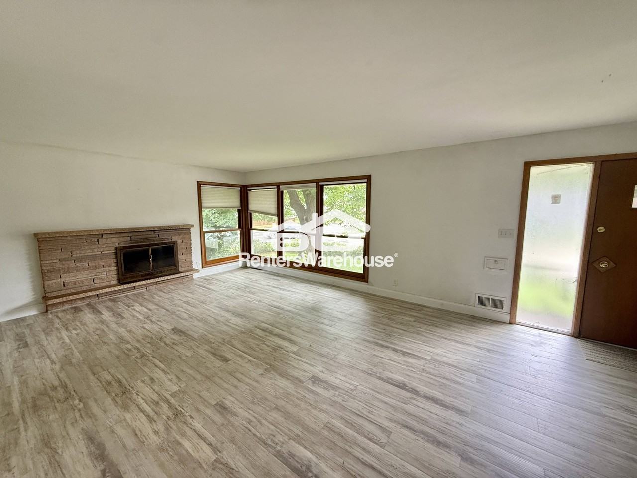 3815 W 60th St - Photo 3 of 37