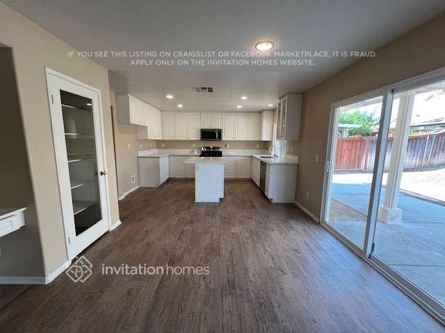 4291 Suffolk St - Photo 4 of 14