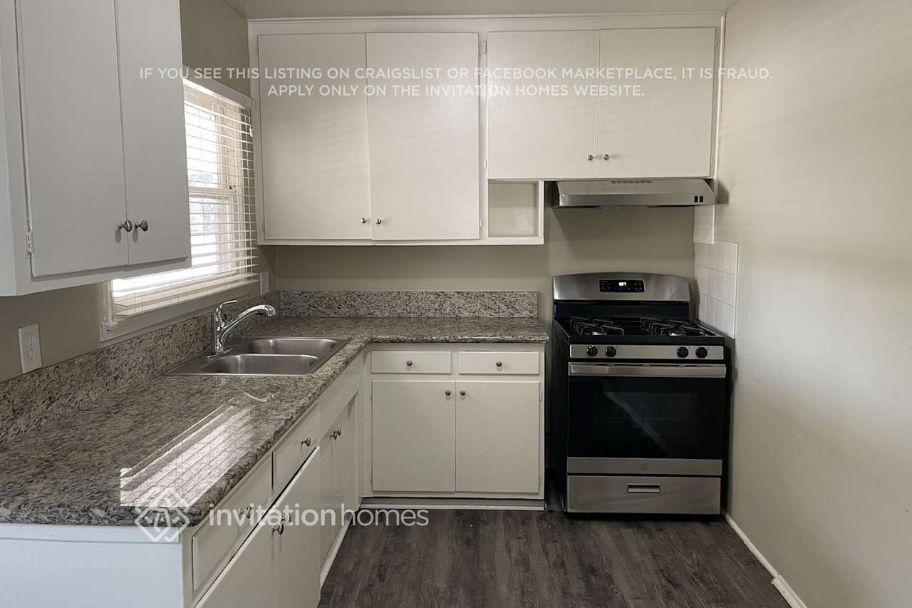 403 Baldwin Ave - Photo 5 of 15