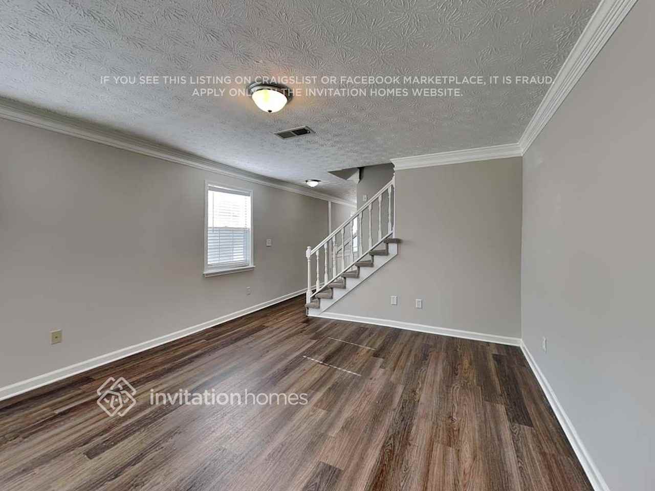 4358 Bridle Path Ct - Photo 4 of 16