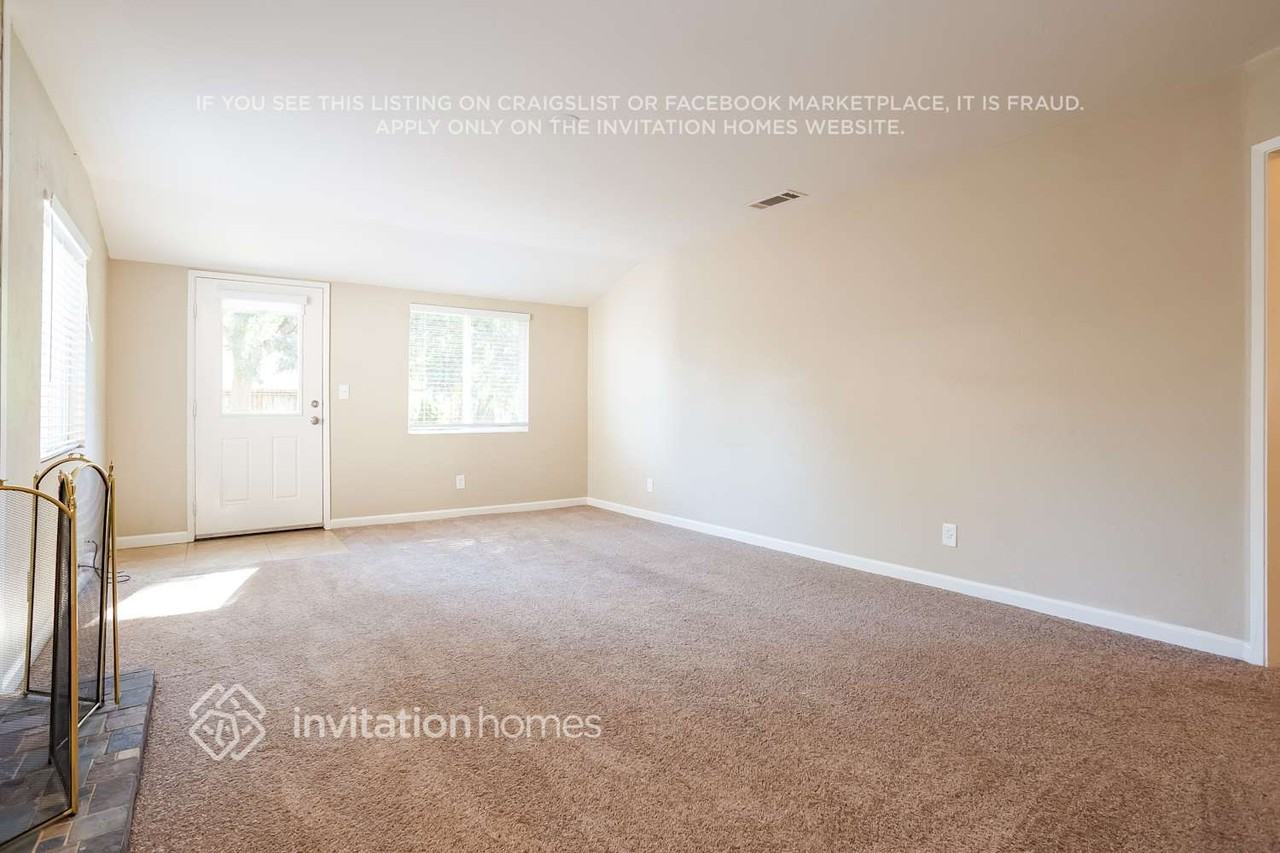 3336 Wellington Dr - Photo 2 of 20