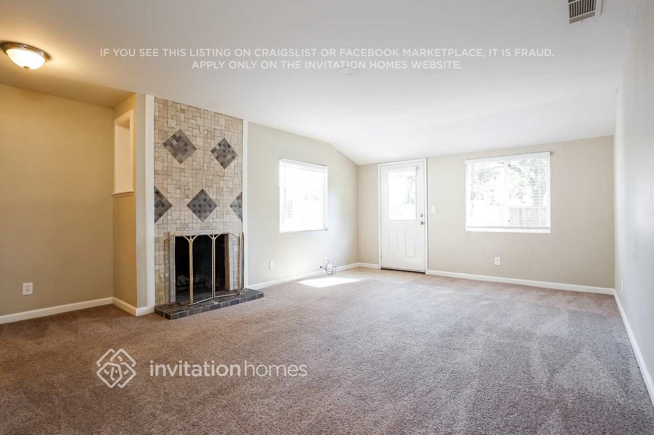 3336 Wellington Dr - Photo 3 of 20