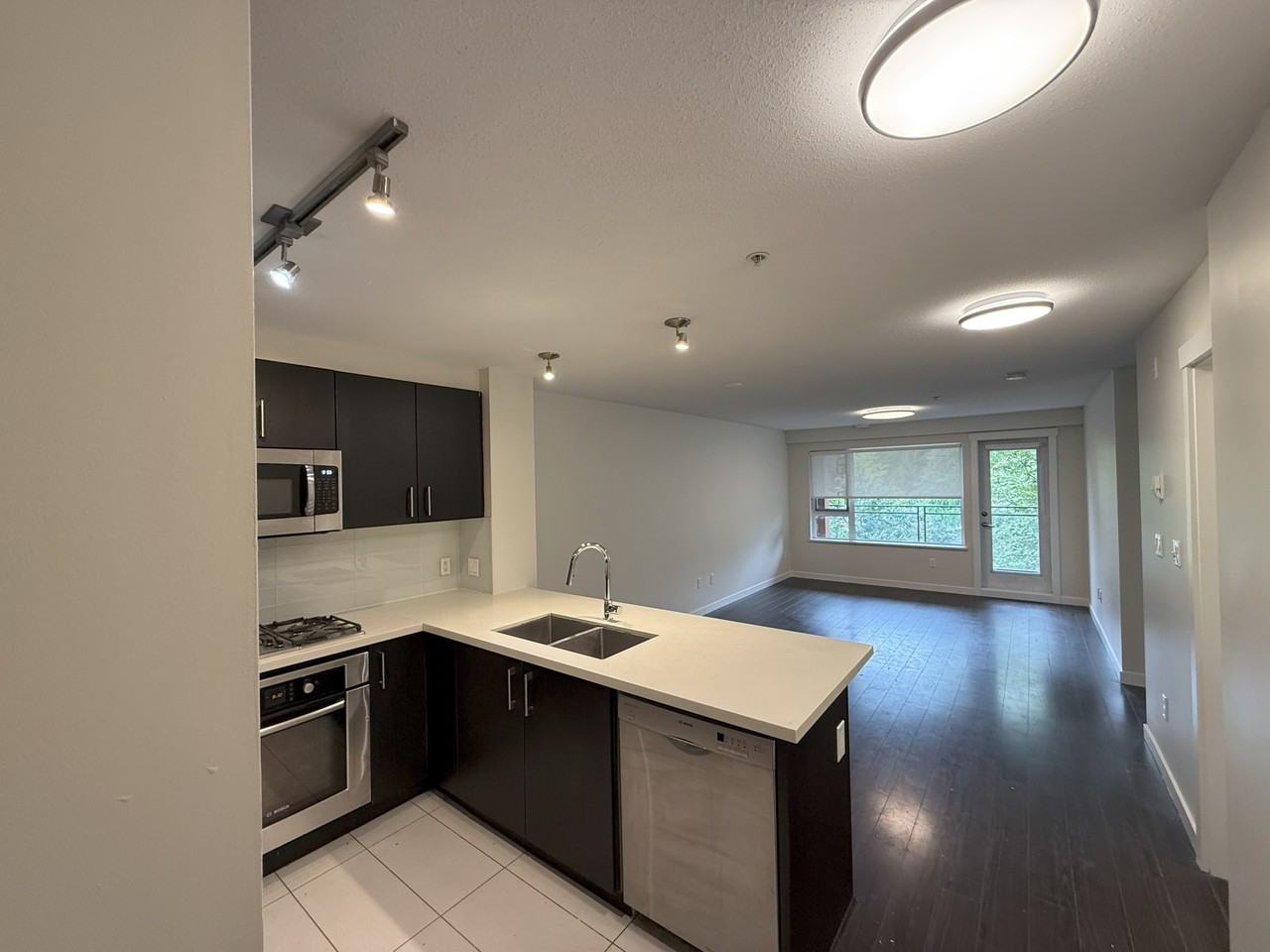 3133 Riverwalk Ave - Photo 3 of 20