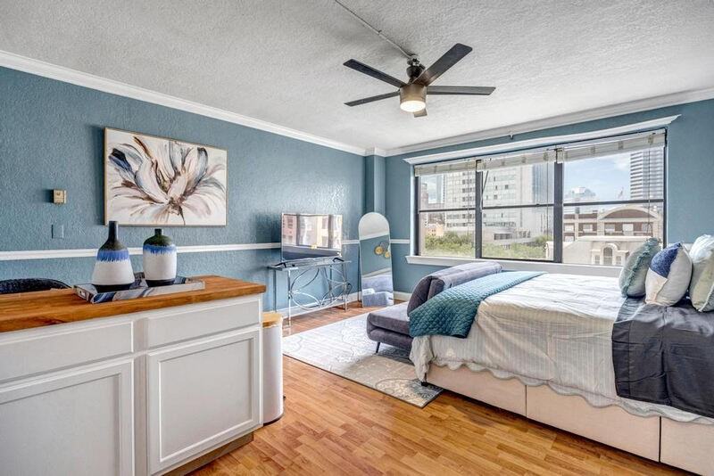 311 W Ashley St - Photo 3 of 27