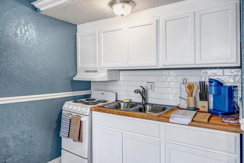 311 W Ashley St - Photo 5 of 27