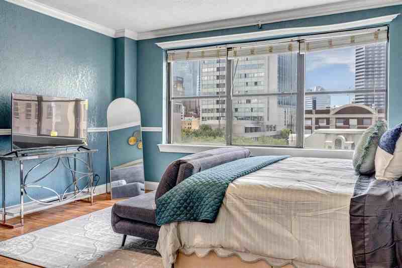 311 W Ashley St - Photo 6 of 27