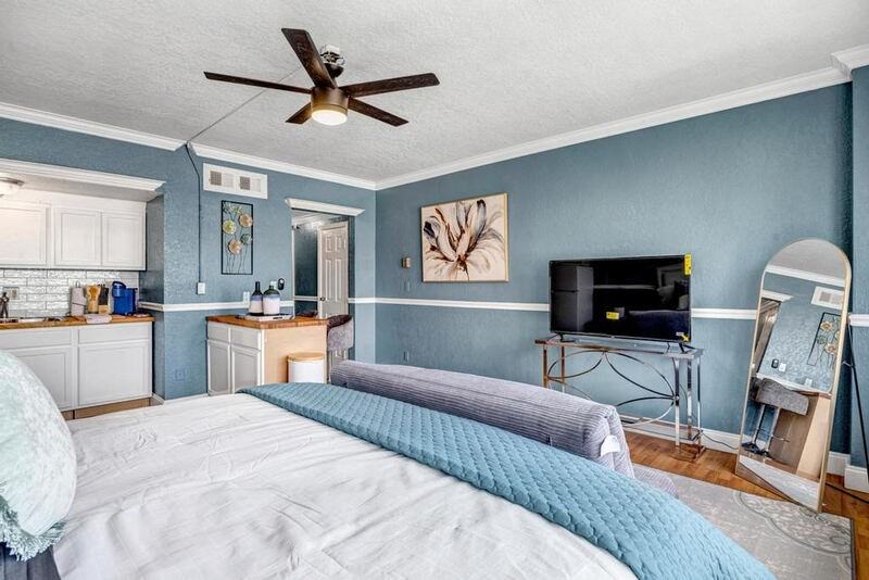 311 W Ashley St - Photo 7 of 27