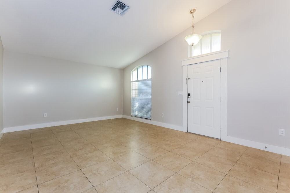 3149 Castle Rock Cir - Photo 3 of 16