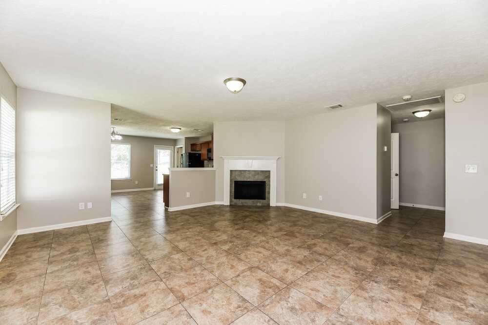 1104 Modesto Ct - Photo 3 of 16