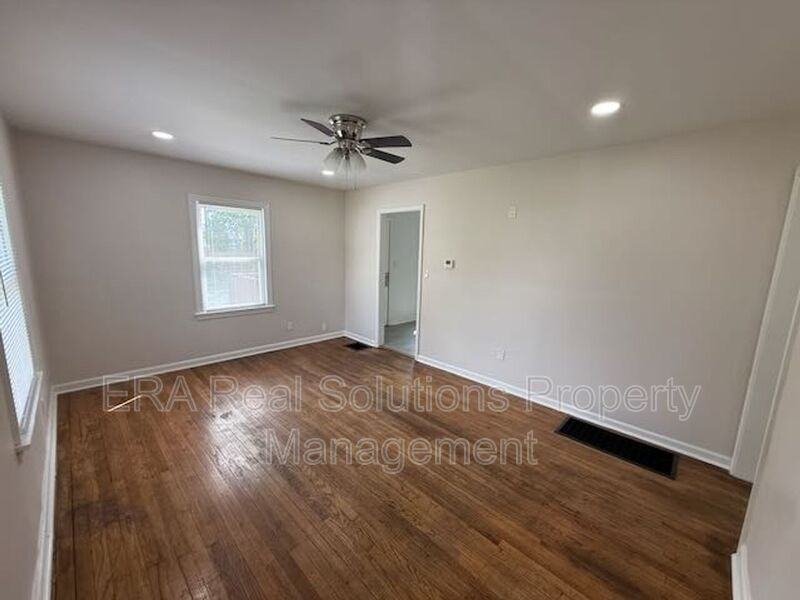 2217 Grasmere Ave - Photo 3 of 18