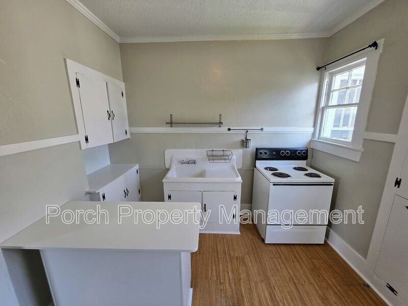 217 W Belmont St #217 - Photo 6 of 20