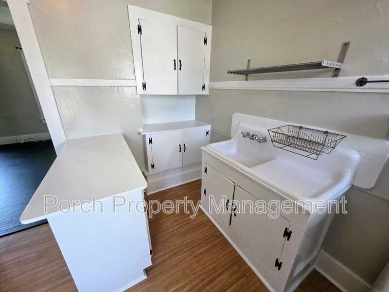 217 W Belmont St #217 - Photo 7 of 20