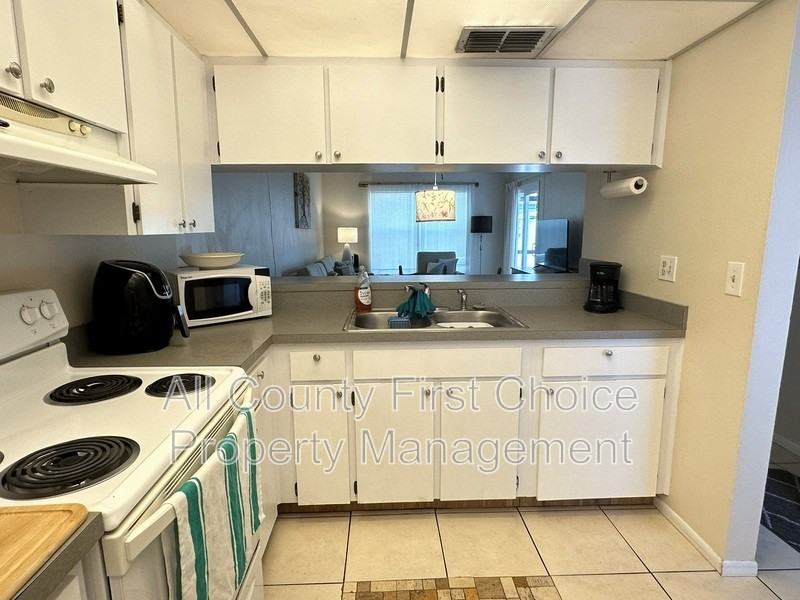 7315 Parkside Villas Dr - Photo 2 of 17