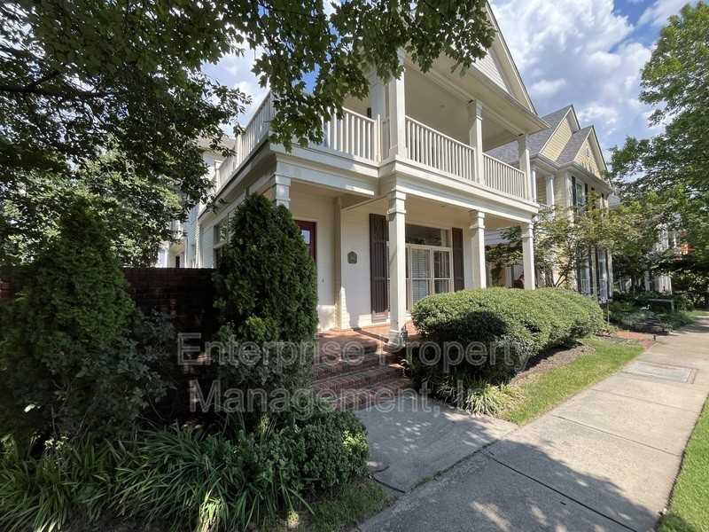 958 Harbor View Dr - Photo 2 of 37