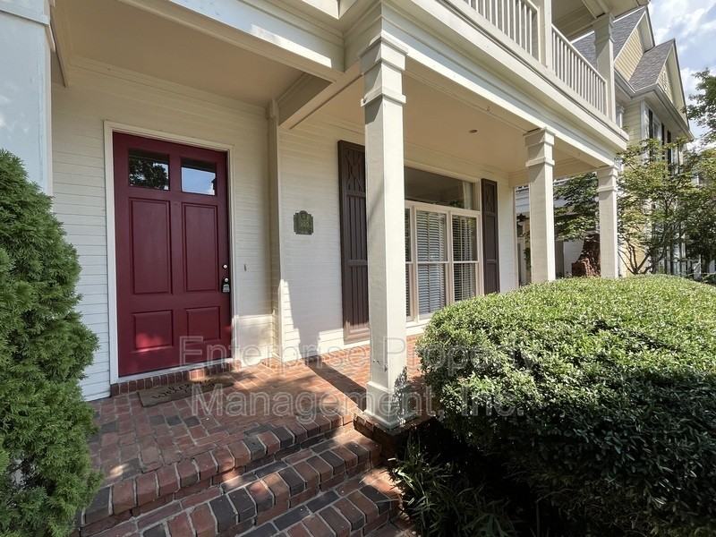 958 Harbor View Dr - Photo 3 of 37