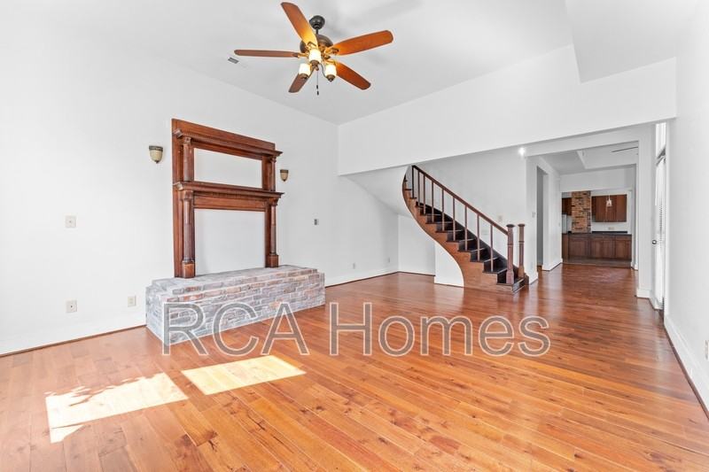 1006 Lexington Ave - Photo 7 of 16