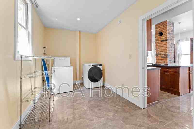 1006 Lexington Ave - Photo 3 of 16