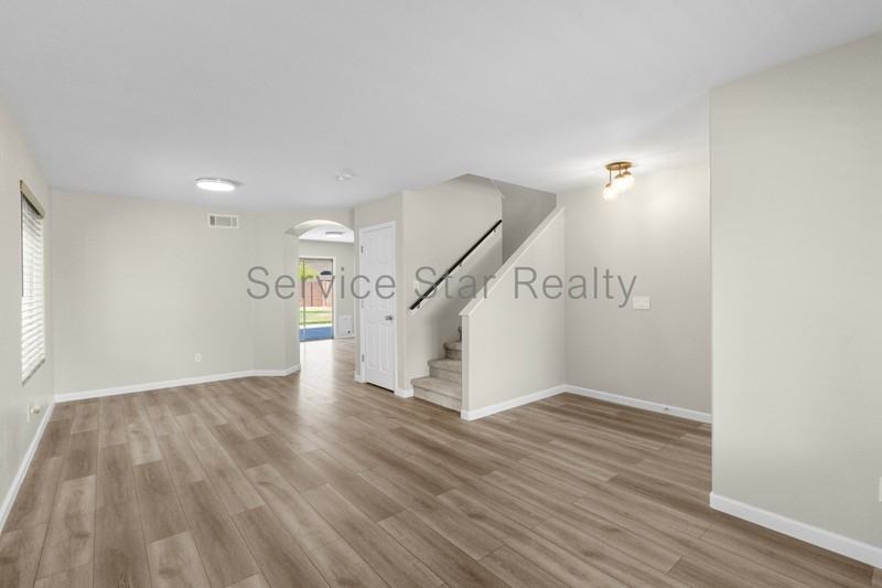 8514 S 49th Dr - Photo 3 of 27