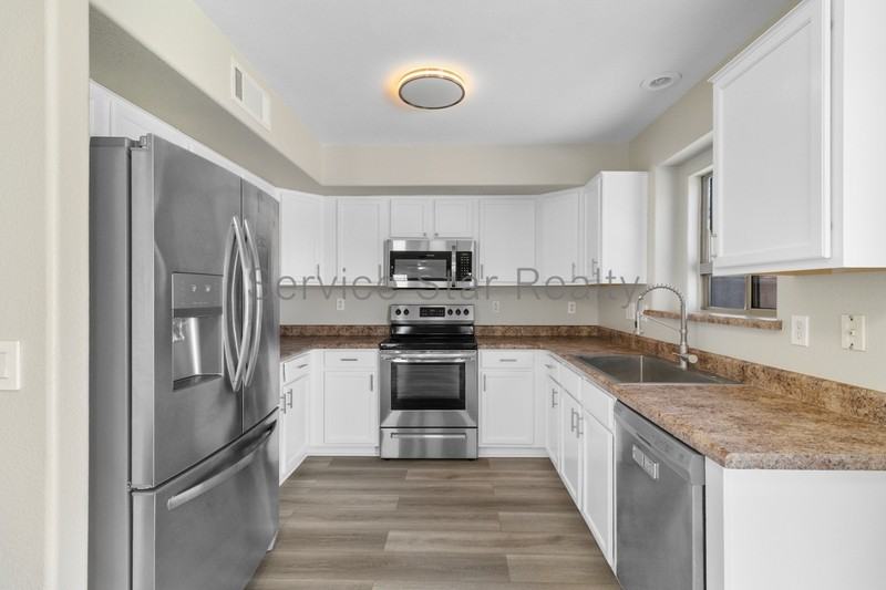 8514 S 49th Dr - Photo 5 of 27