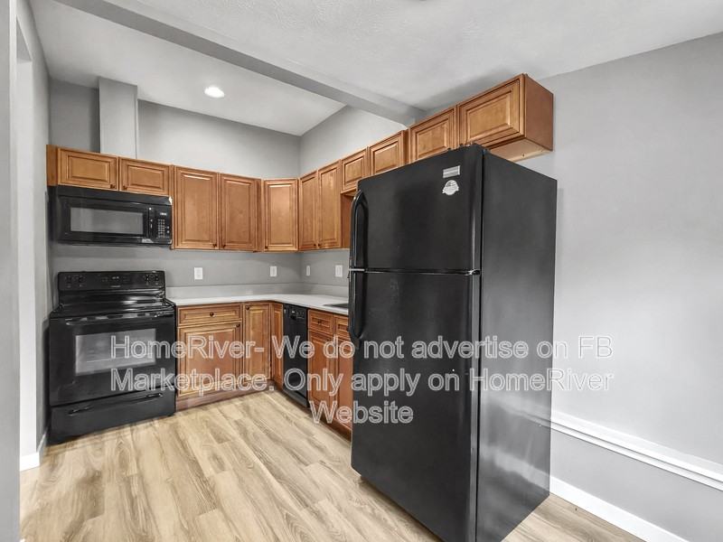 712 South Maple Street #3 - Photo 6 of 21