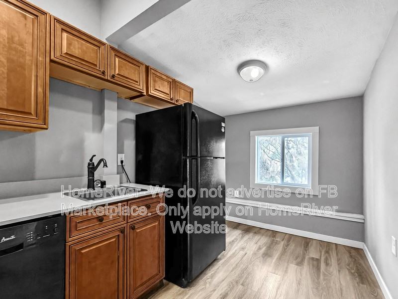 712 South Maple Street #3 - Photo 7 of 21