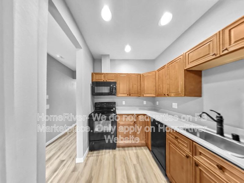 712 S Maple St #3 - Photo 7 of 23