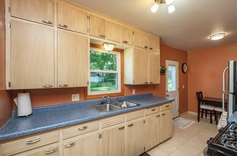 140 5th Ave - Photo 6 of 26