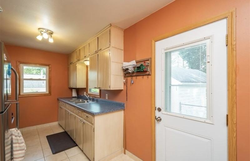 140 5th Ave - Photo 7 of 26