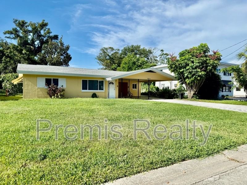 2671 Pinehurst Ave - Photo 2 of 15