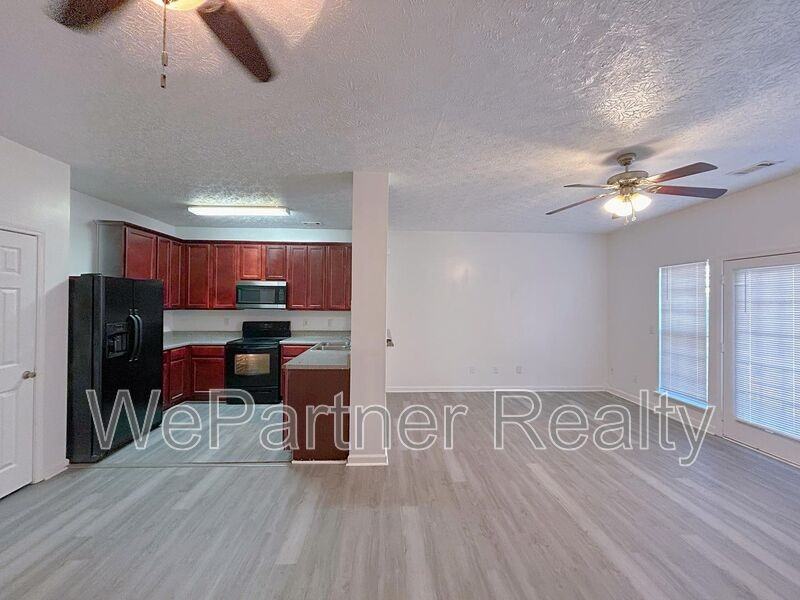 4222 High Park Ln - Photo 4 of 18