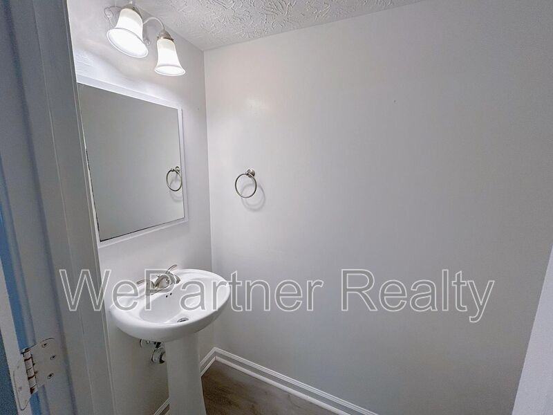 4222 High Park Ln - Photo 7 of 18