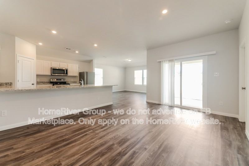 485 Norfolk Dr - Photo 4 of 22