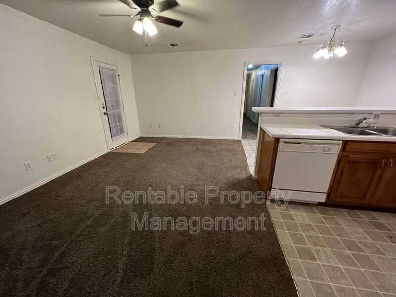 1104 Turkey Creek Ct #B - Photo 2 of 10