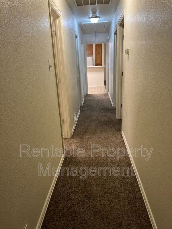 1104 Turkey Creek Ct #B - Photo 7 of 10