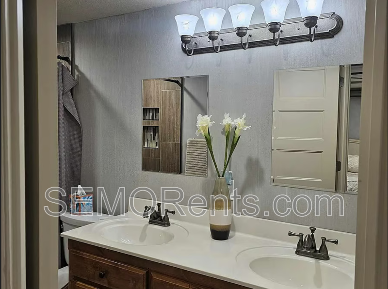 3912 Missouri Ave - Photo 4 of 11