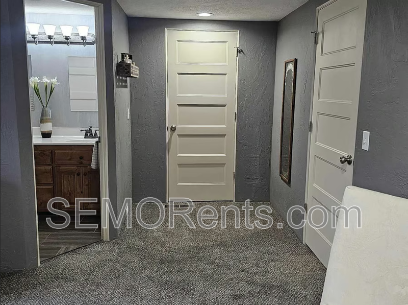 3912 Missouri Ave - Photo 5 of 11