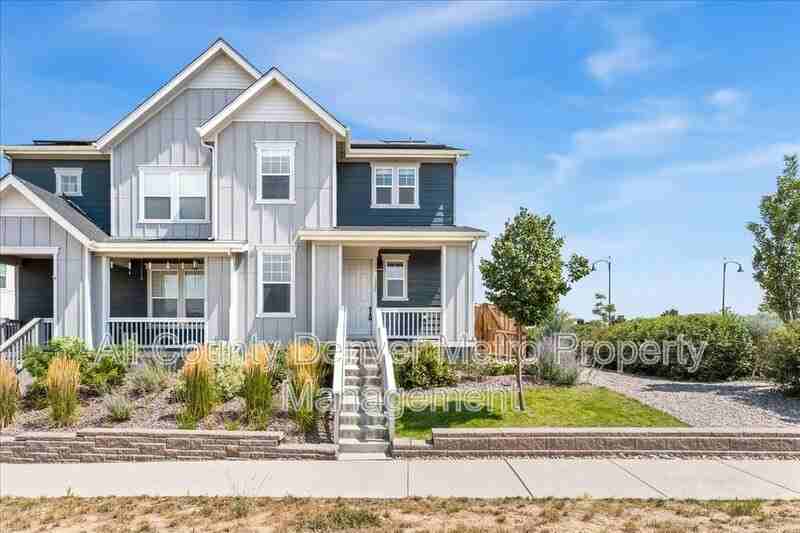 1900 Shoshone Pl - Photo 2 of 33