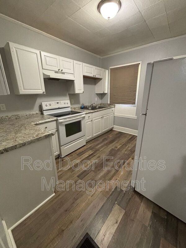 411 W Wheeling St - Photo 2 of 11